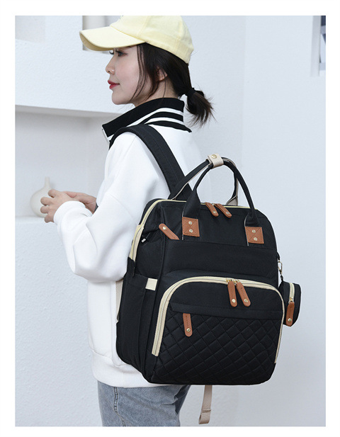 跨境专供高级感妈咪包大容量轻便母婴床包挂童车多功能手提双肩包详情32