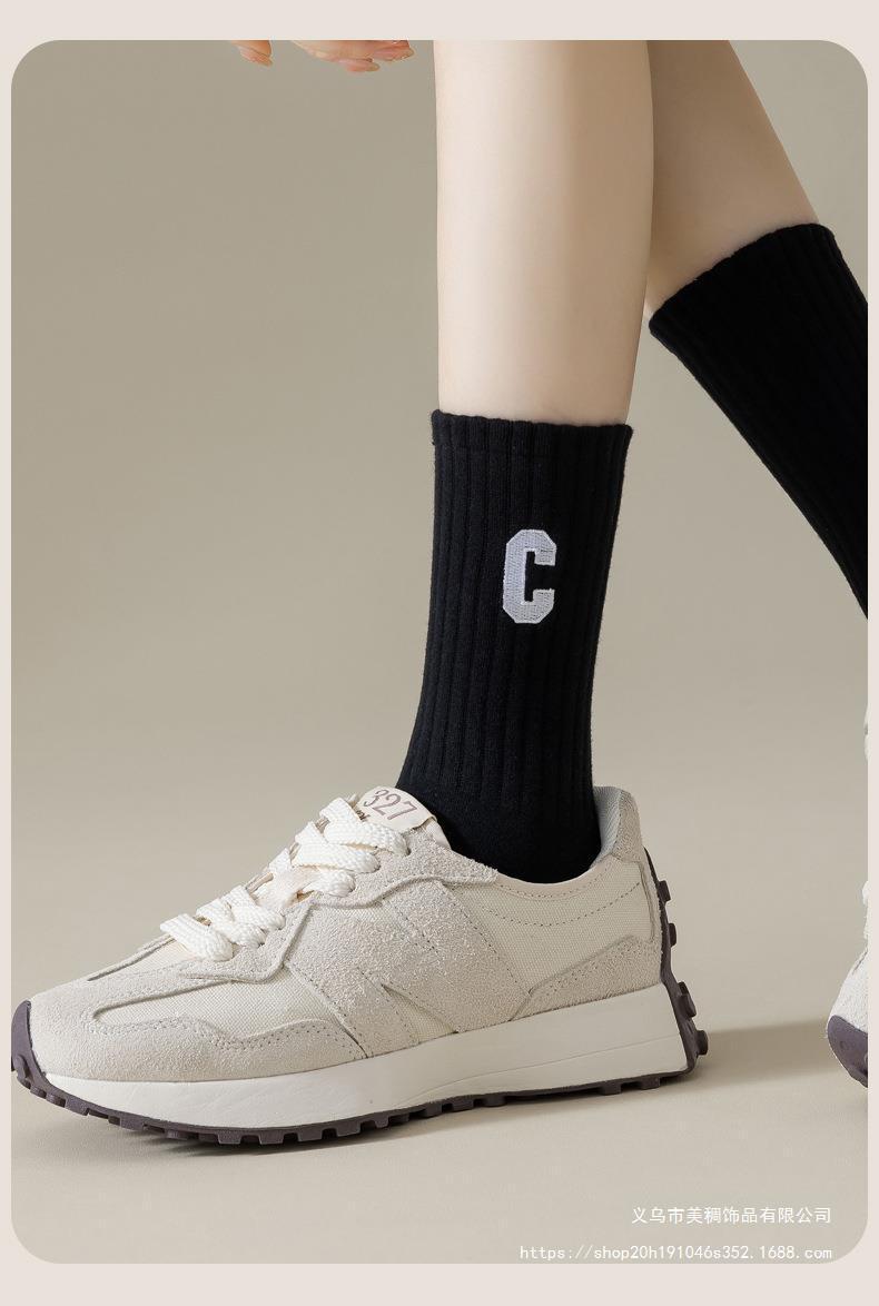 袜子女中筒袜秋冬纯色字母C刺绣棉袜吸汗透气长袜网红竖纹堆堆袜详情10
