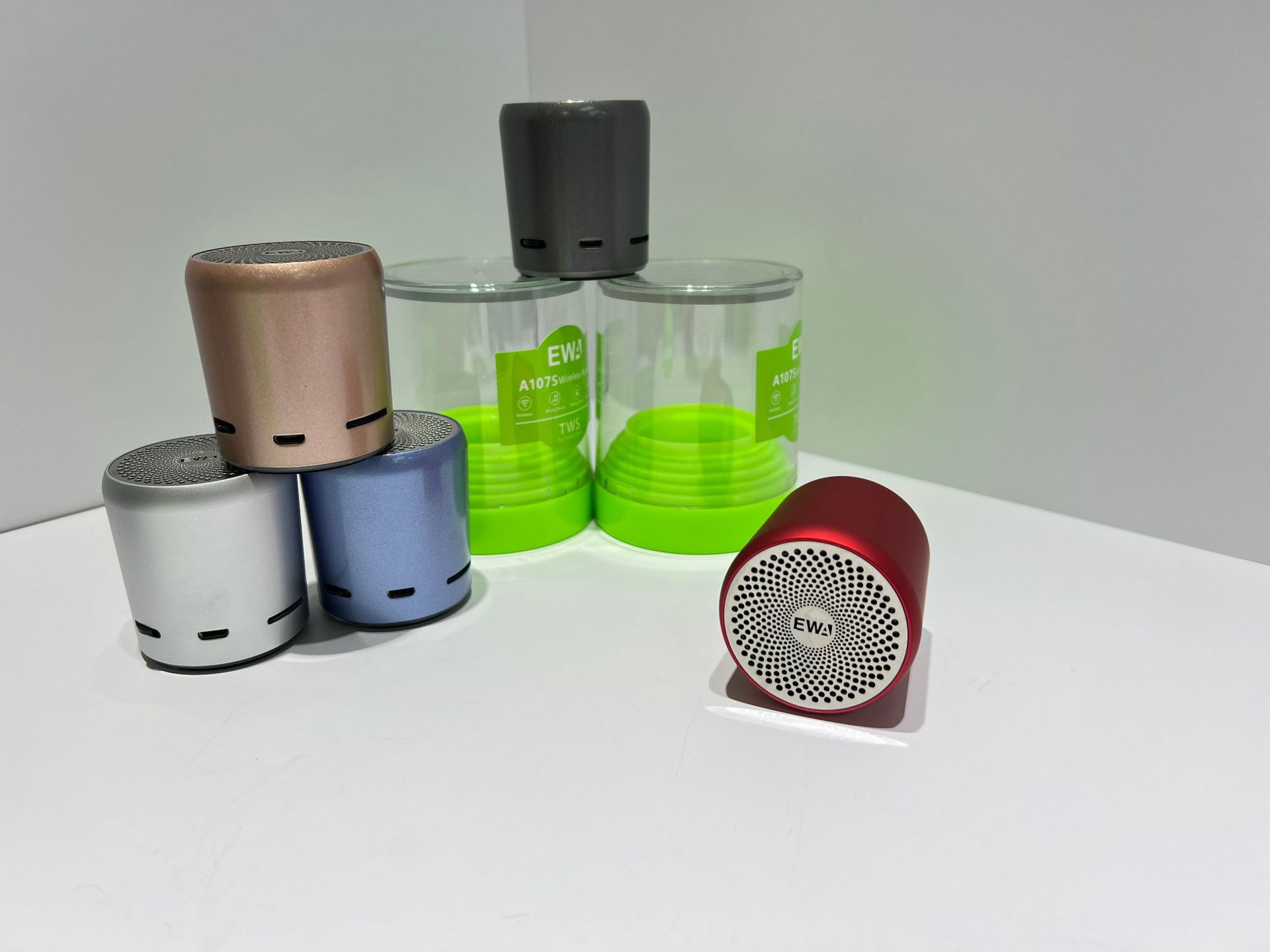 EWA-A107S Mini Outdoor portable TWS waterproof subwoofer Bluetooth speaker factory direct sales pic 16