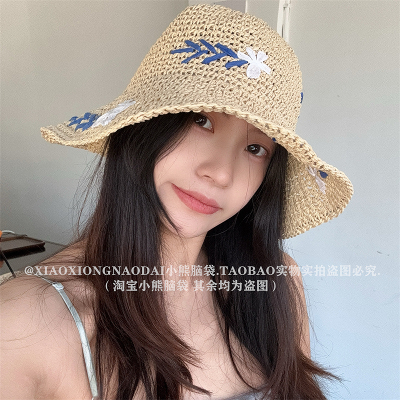 A large-brimmed straw hat for women, a summer handcrafted hook flower vacation beach sunshade straw woven sun hat, sweet and versatile, a small hat that shows off your face pic 5