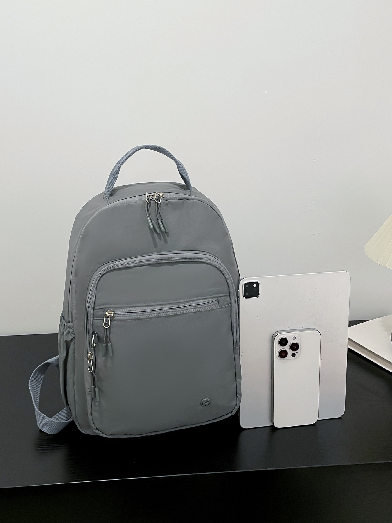 现货外贸跨境大容量轻便多隔层女士休闲百搭防泼水学生双肩包学生详情40