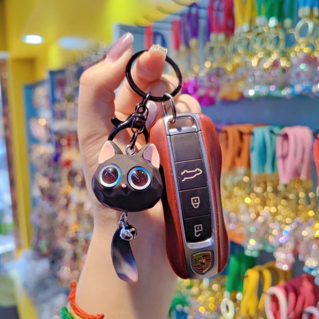 Creative cartoon resin cat keychains, men's and women's car key chains, exquisite couple schoolbag pendants, decorative gifts pic 11