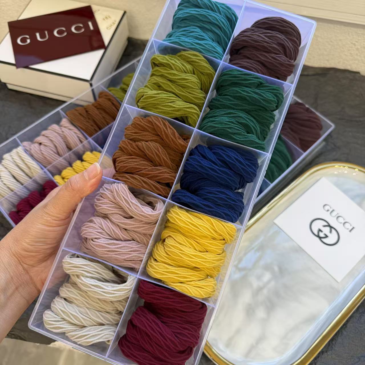 This is a real photo of a high-saturation, simple bow towel band for autumn and winter. The hair band is elastic and does not damage the hair. It is a fashionable and simple hair tie pic 4
