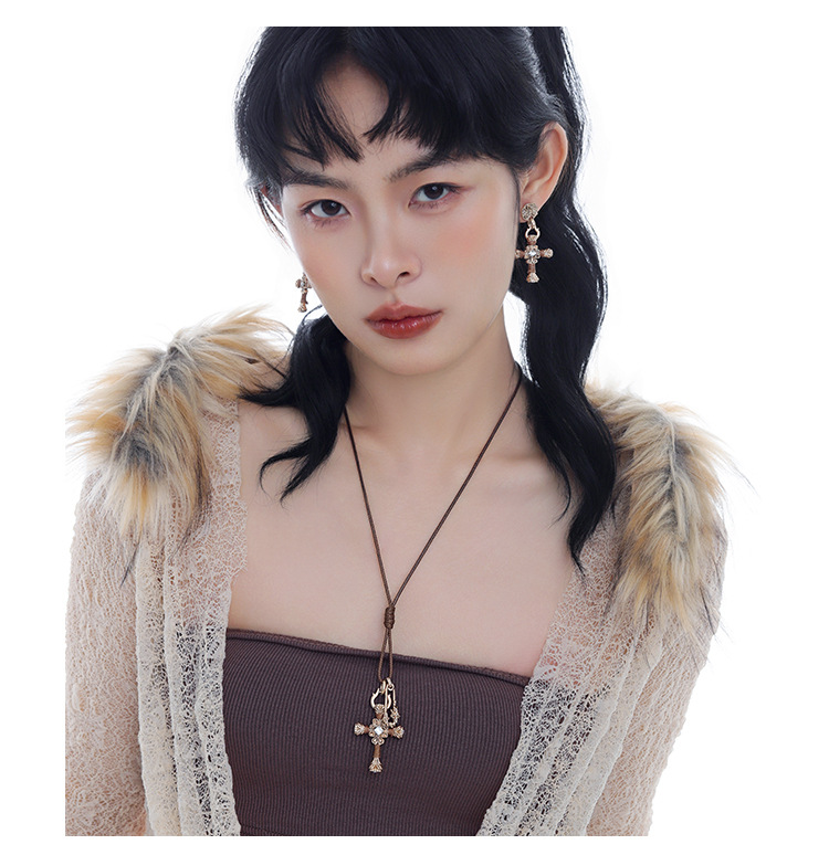 Retro cross series earrings, original design for women, light luxury, high-end, fashionable, versatile, exquisite silver needle earrings pic 10