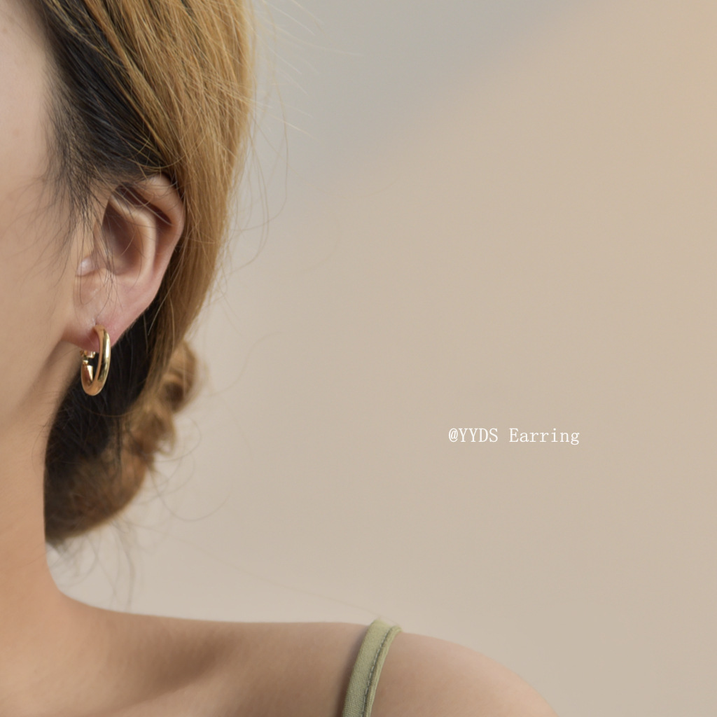 Liangmu S925 Silver Needle metallic small ear ring, a cold and stylish Korean style, is a simple earring and accessory manufacturer that is popular among Internet celebrities pic 2