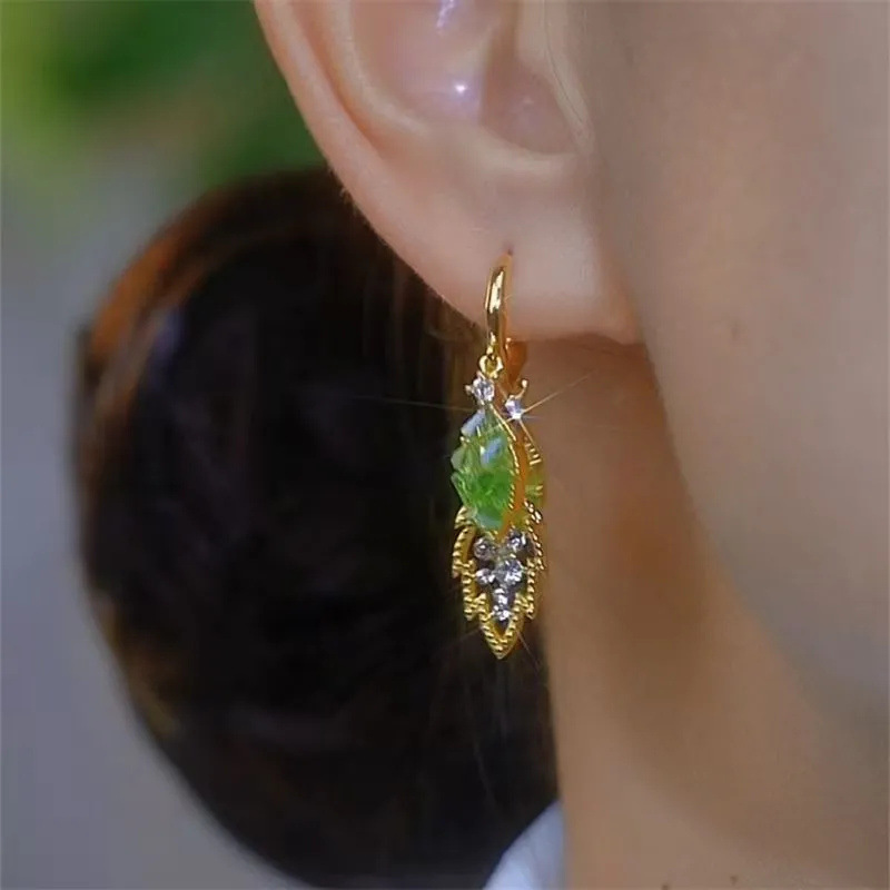 绿色水晶树叶耳环女2024年新款潮气质高级感锆石叶子耳扣轻奢耳饰详情2