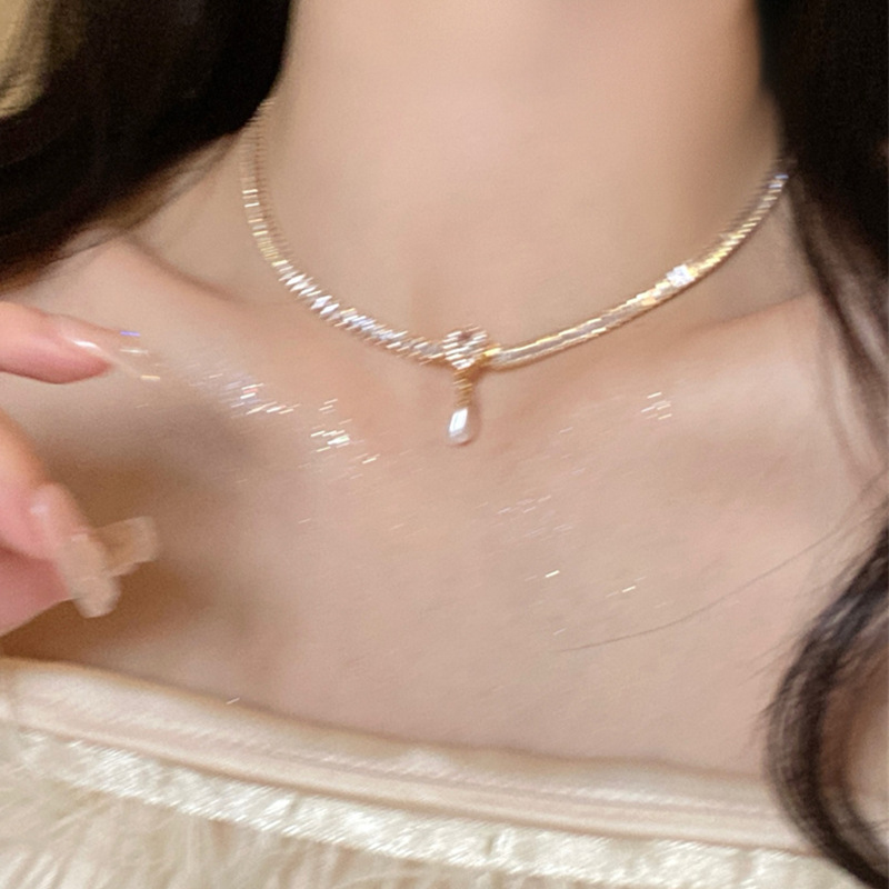 French Hepburn style zircon necklace, light luxury, niche and high-end design sense, teardrop-shaped pearl collarbone chain, Internet celebrity necklace pic 13