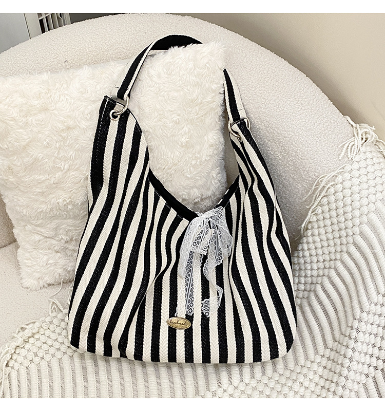 自制夏季大容量刺绣帆布包ins风简约字母通勤百搭纯棉单肩包详情6