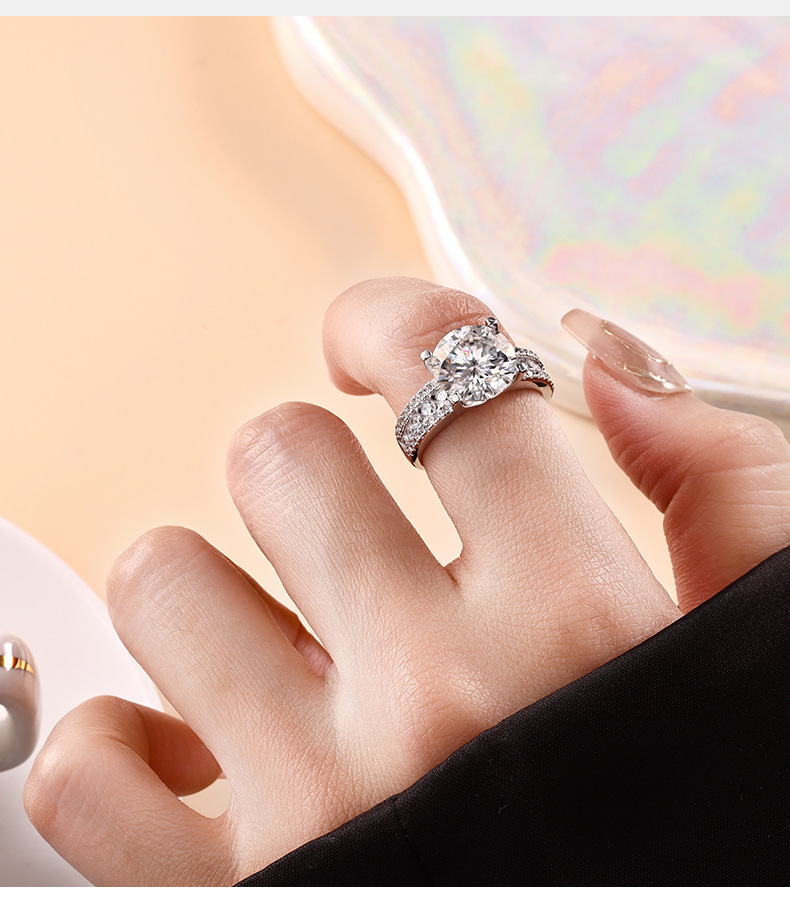 A 5-carat Moissan ring S925 with a high-end and light luxury feel from Europe, America, Japan and South Korea, made entirely of pure silver, is a versatile engagement and proposal ring pic 3