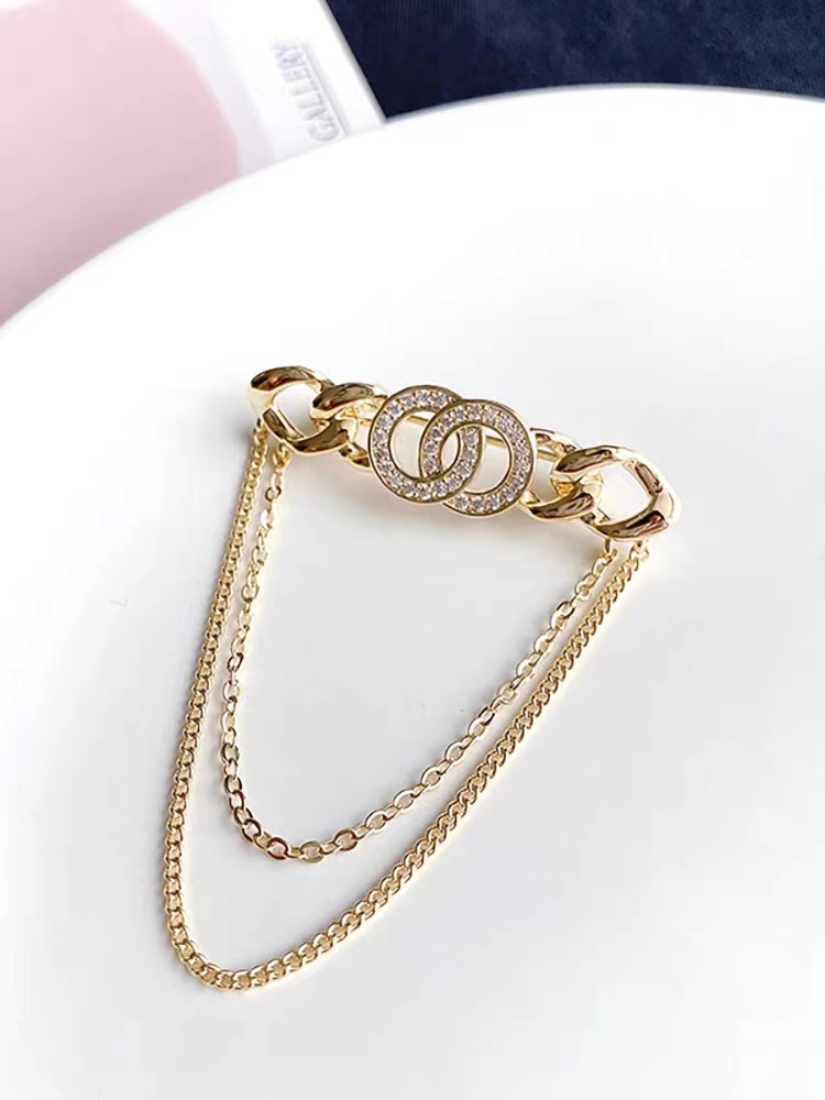 大牌风双环爱心小香风胸针2023新款潮时尚防走光高级感精致别针详情12