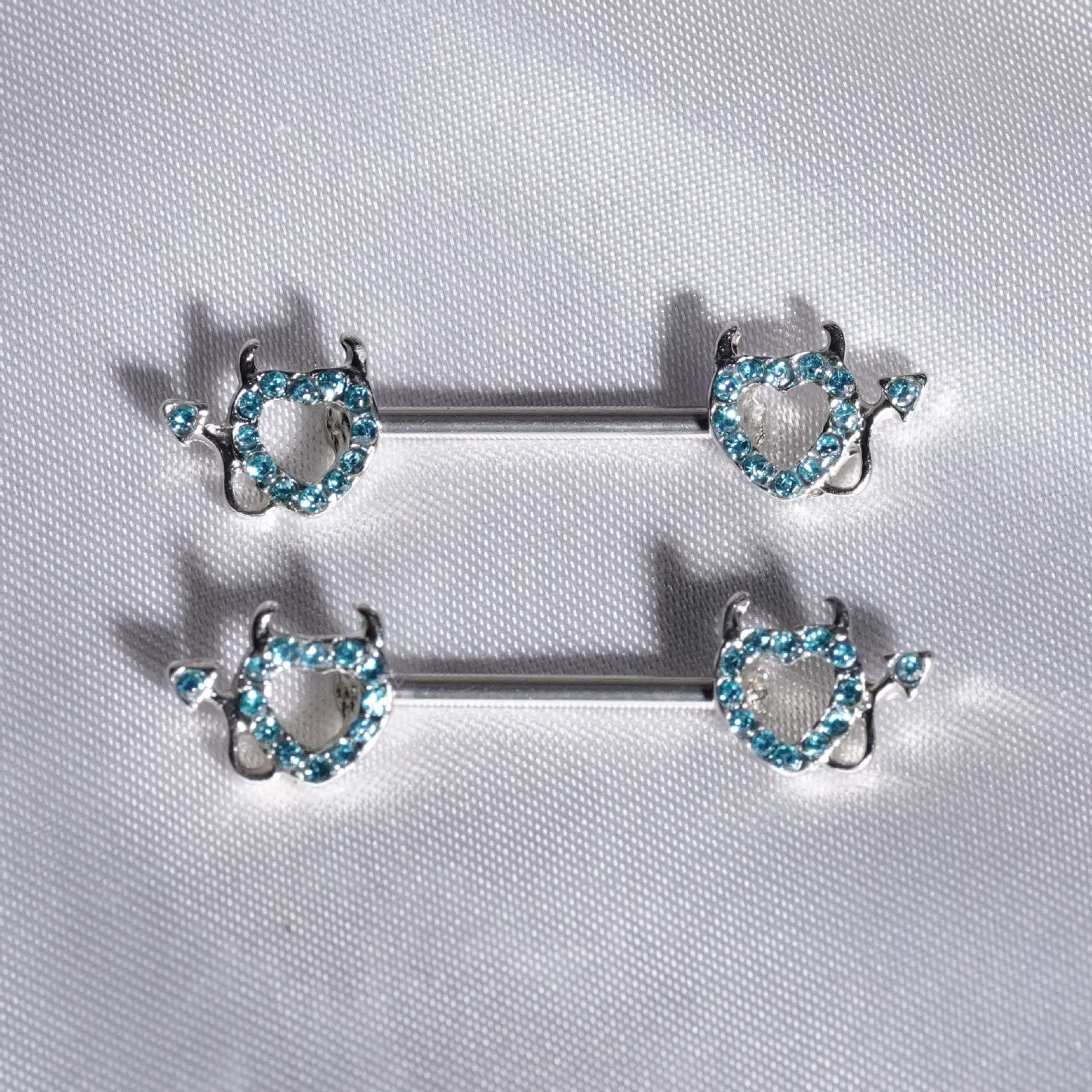 厂家直销爆款外贸小恶魔乳钉不锈钢多色乳环跨境热销新品穿刺饰品详情5