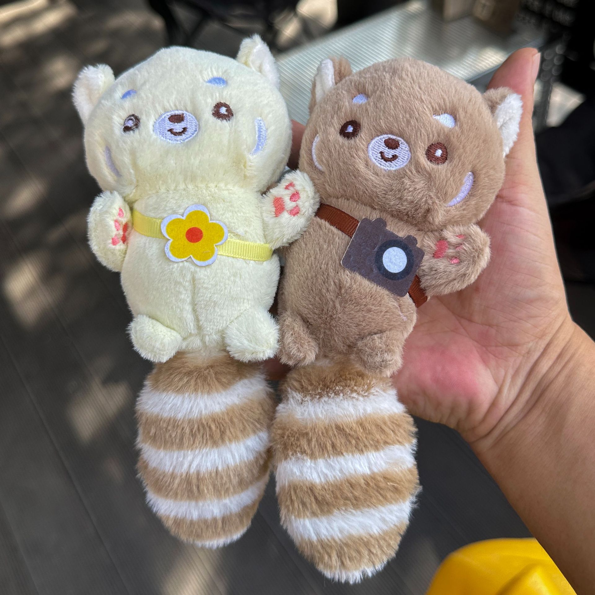 Cross-border bestsellers: Cute cartoon big-tail raccoon pendants, bags, keychains, plush pendants, ornaments, toys pic 13