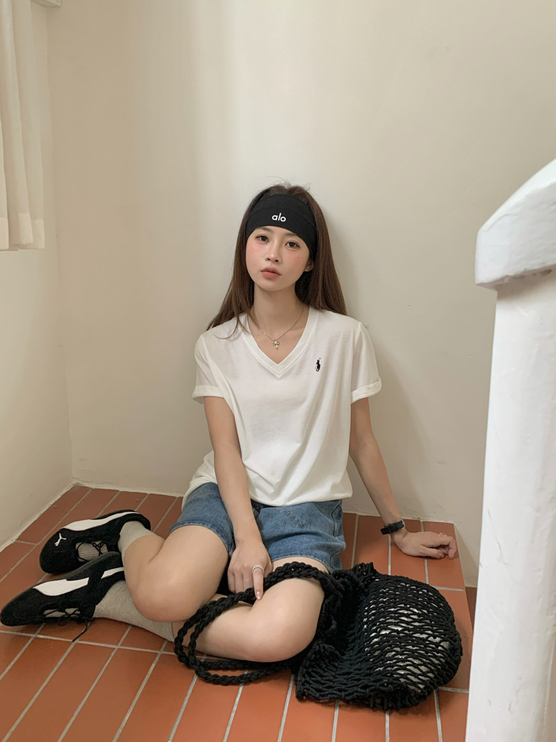 GAGD Korean-style V-neck embroidered short-sleeved T-shirt for women, a cool summer snowflake cotton loose casual top T-shirt pic 20