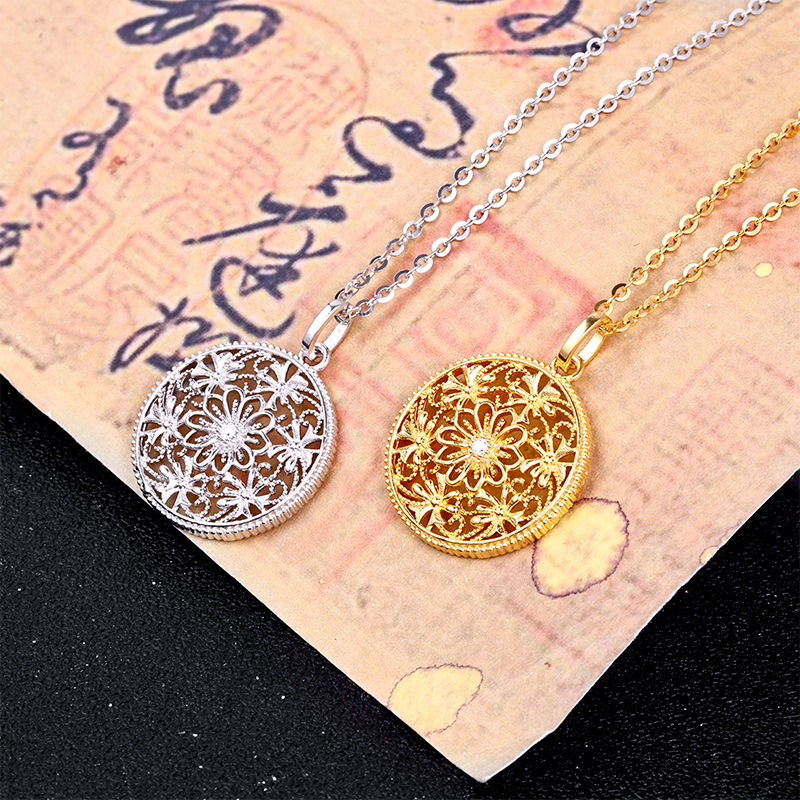French retro niche design, disc flower, hollowed-out zircon pendant, 18k gold plated, elegant pure silver 925 necklace pic 3
