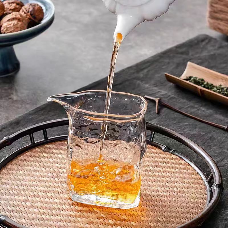 四方玻璃公道杯耐热锤纹加厚分茶器创意功夫茶鹰嘴公道杯家用匀杯详情1