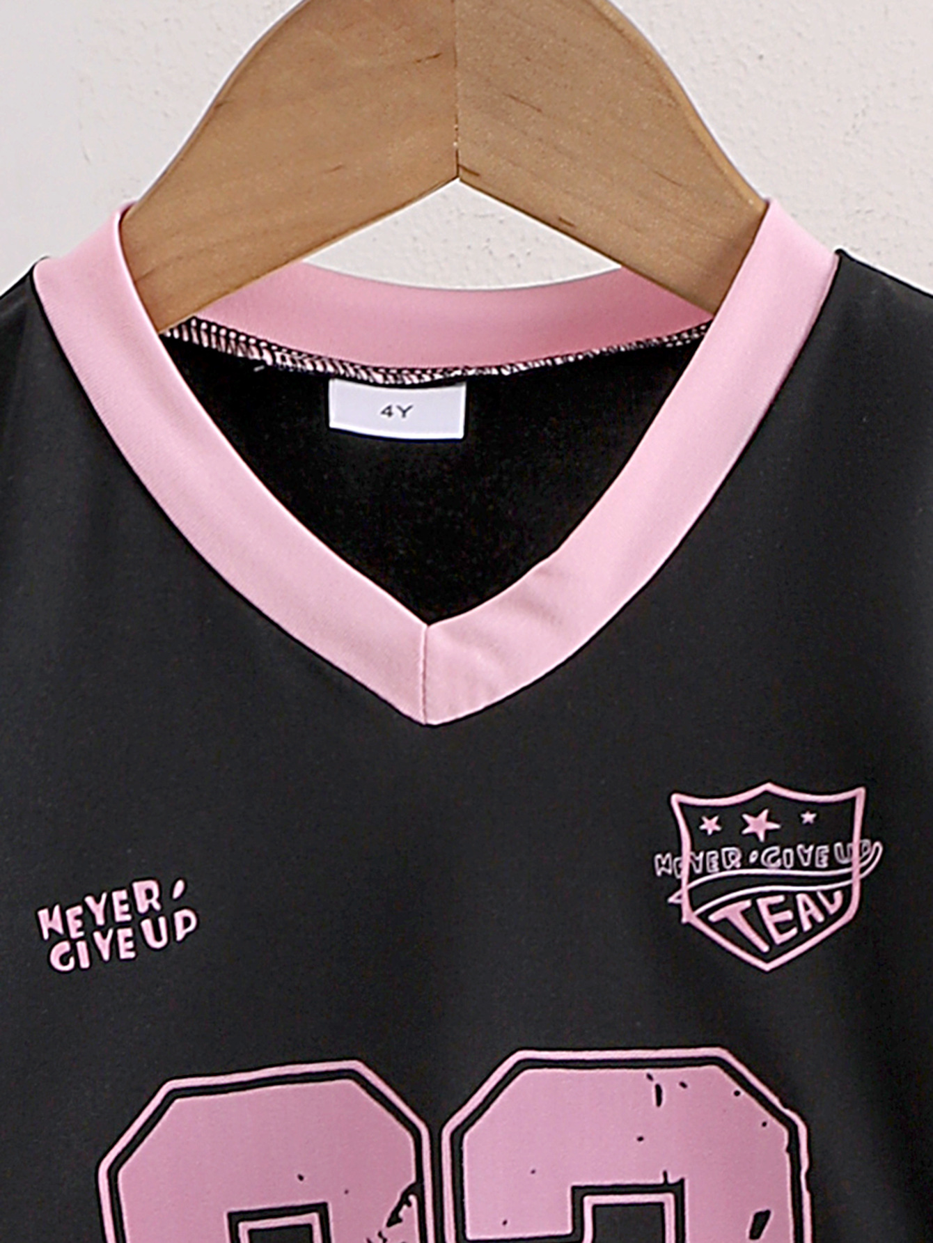 Europa y Estados Unidos cross border niña traje verano nuevo letras estampado cuello V camiseta color sólido princesa falda corta dos piezas estilo colegial pic 5