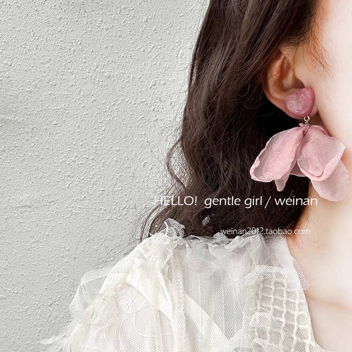 s925 Silver needle design, heart-shaped flower tassel stud earrings, high-end pearl earrings and elegant earrings for women in 2024 pic 16