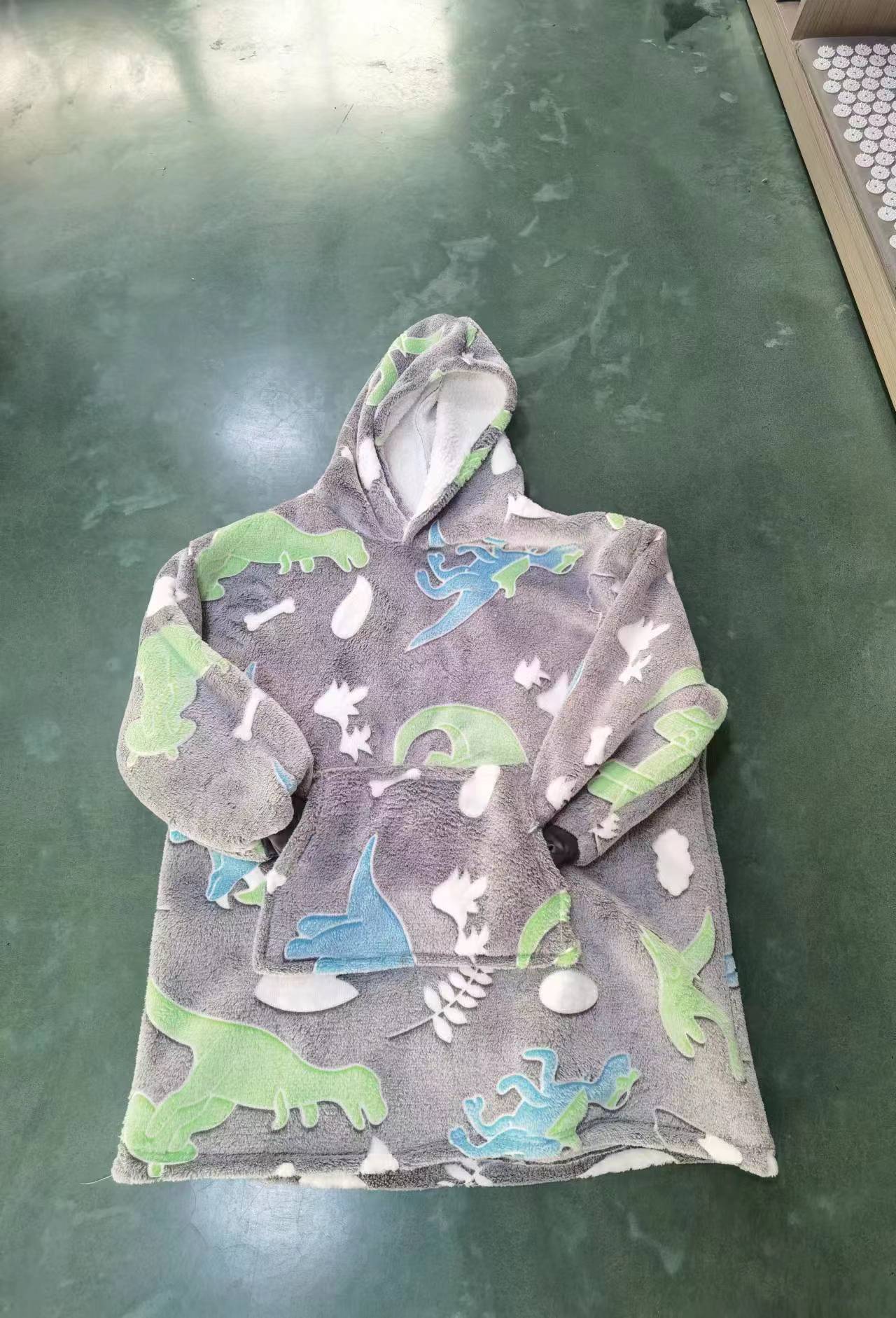 亚马逊爆款懒人服连帽套头卫衣男女秋冬家居可设计logo大码法兰绒详情11