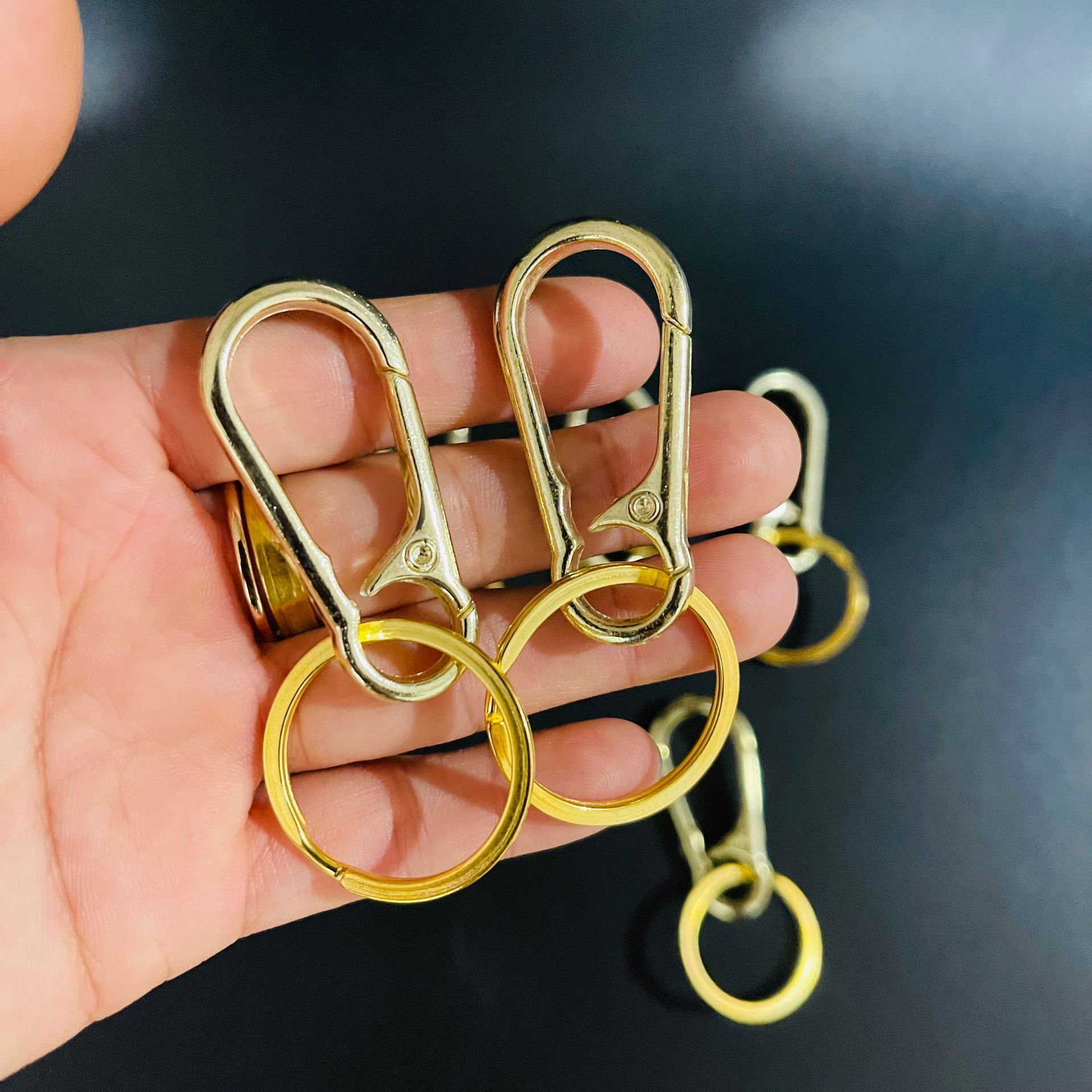 【 Zone 1-5 】 Zinc alloy keychains 100 yuan per pack 2000 yuan per piece Zinc alloy keychains for portable household use, metal rings, keychains 1 yuan wholesale supply pic 4