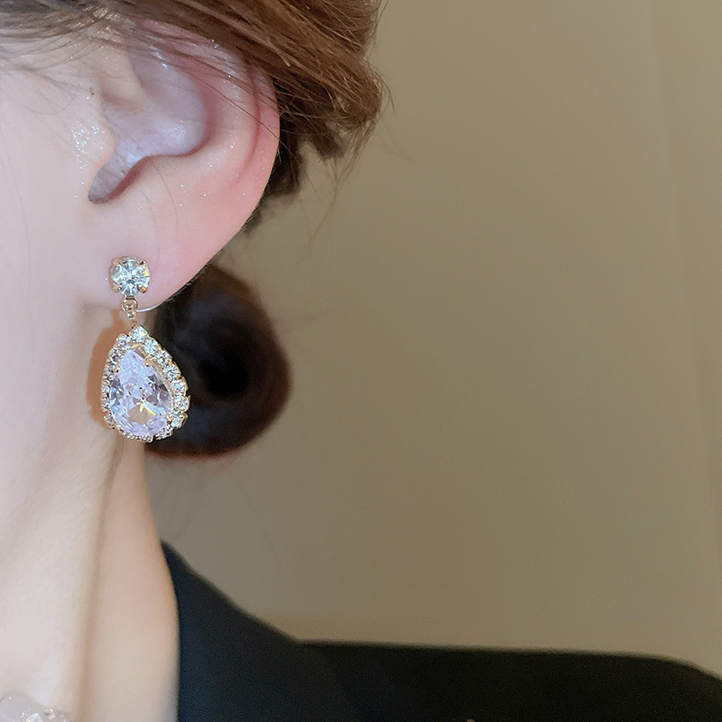 European and American cross-border water drop diamond-encrusted stud necklace, light luxury style fashion pendant, collarbone chain, internet-famous high-end accessory for women pic 16