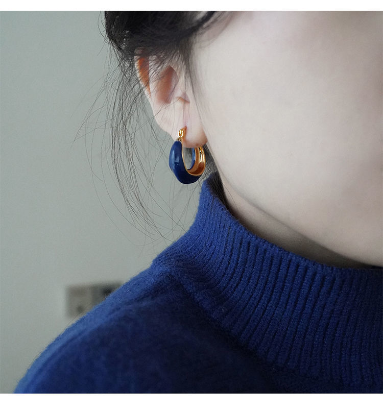 French retro Klein blue earrings with a niche design sense, elegant and high-end style. Spring and summer earrings, the latest trend in 2022 pic 7