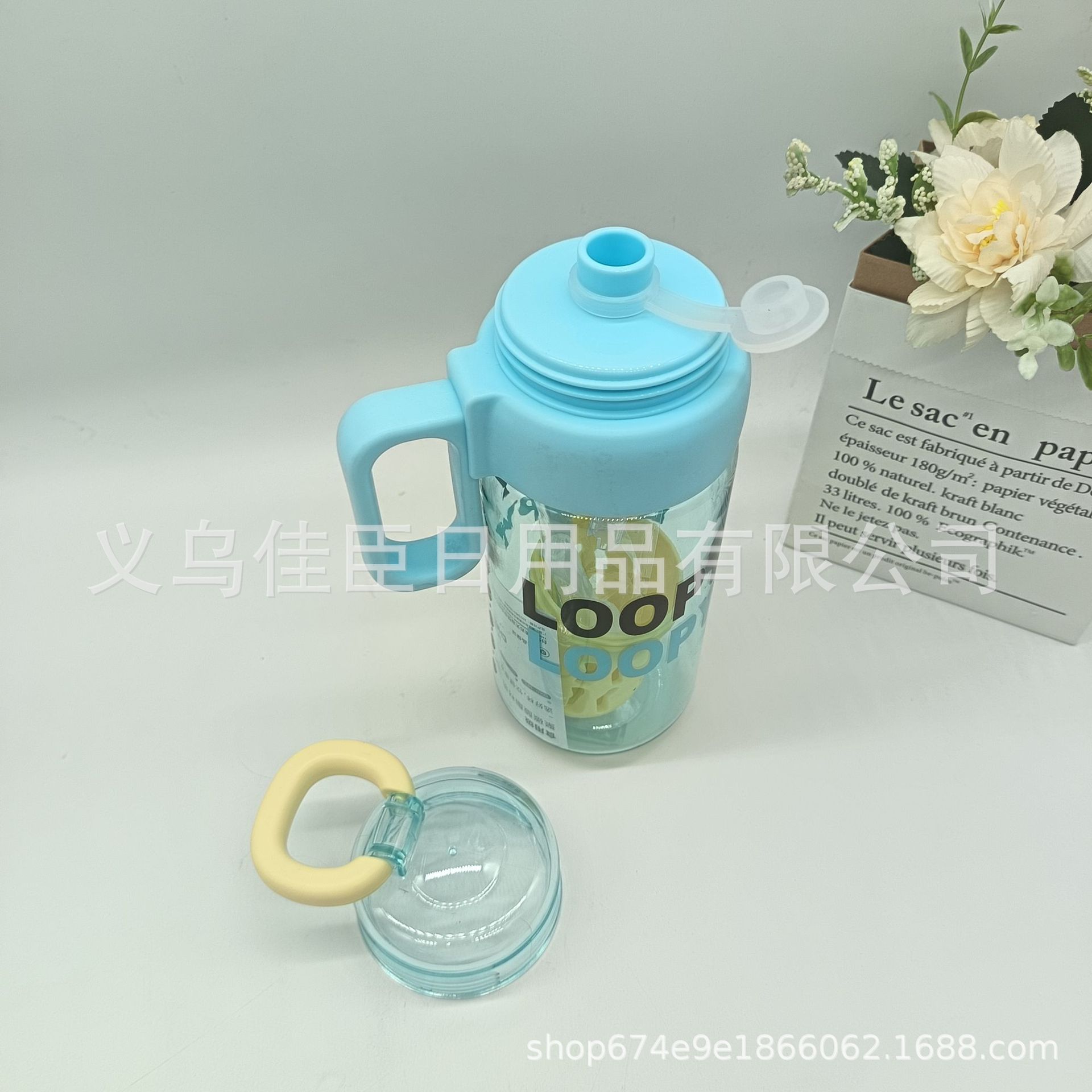 High-appearation-level plastic large-capacity water cups for men and women, portable lifting rope knight cups, sports and fitness water bottles, direct drinking cups, simple and elegant pic 9