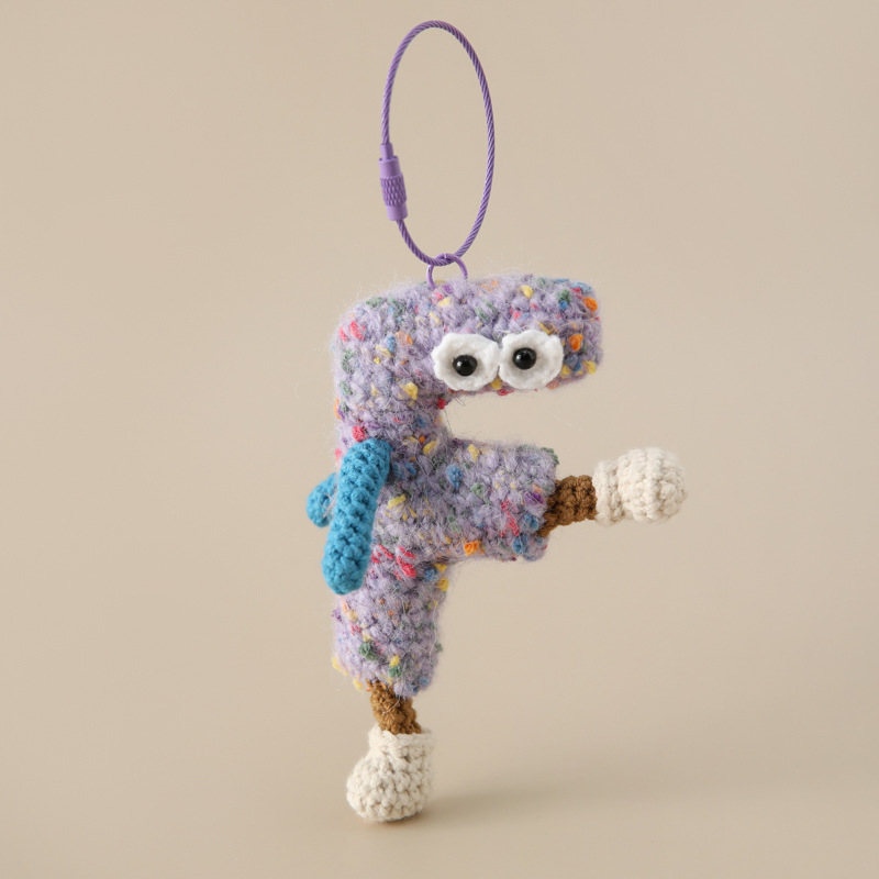 课堂知识创意学生英文字母毛线钥匙扣26个字母挂件手混线包包挂饰详情7