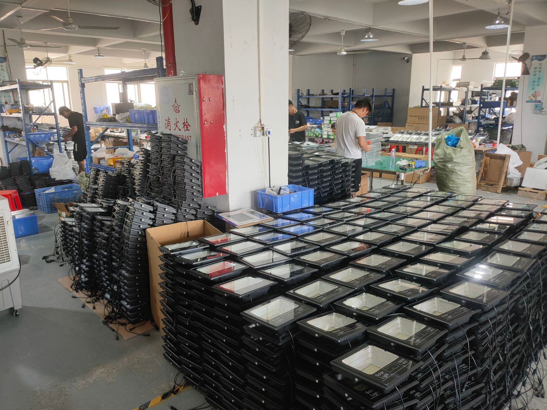 LED太阳能灯户外庭院灯防水大功率超亮家用太阳能投光灯2024详情4