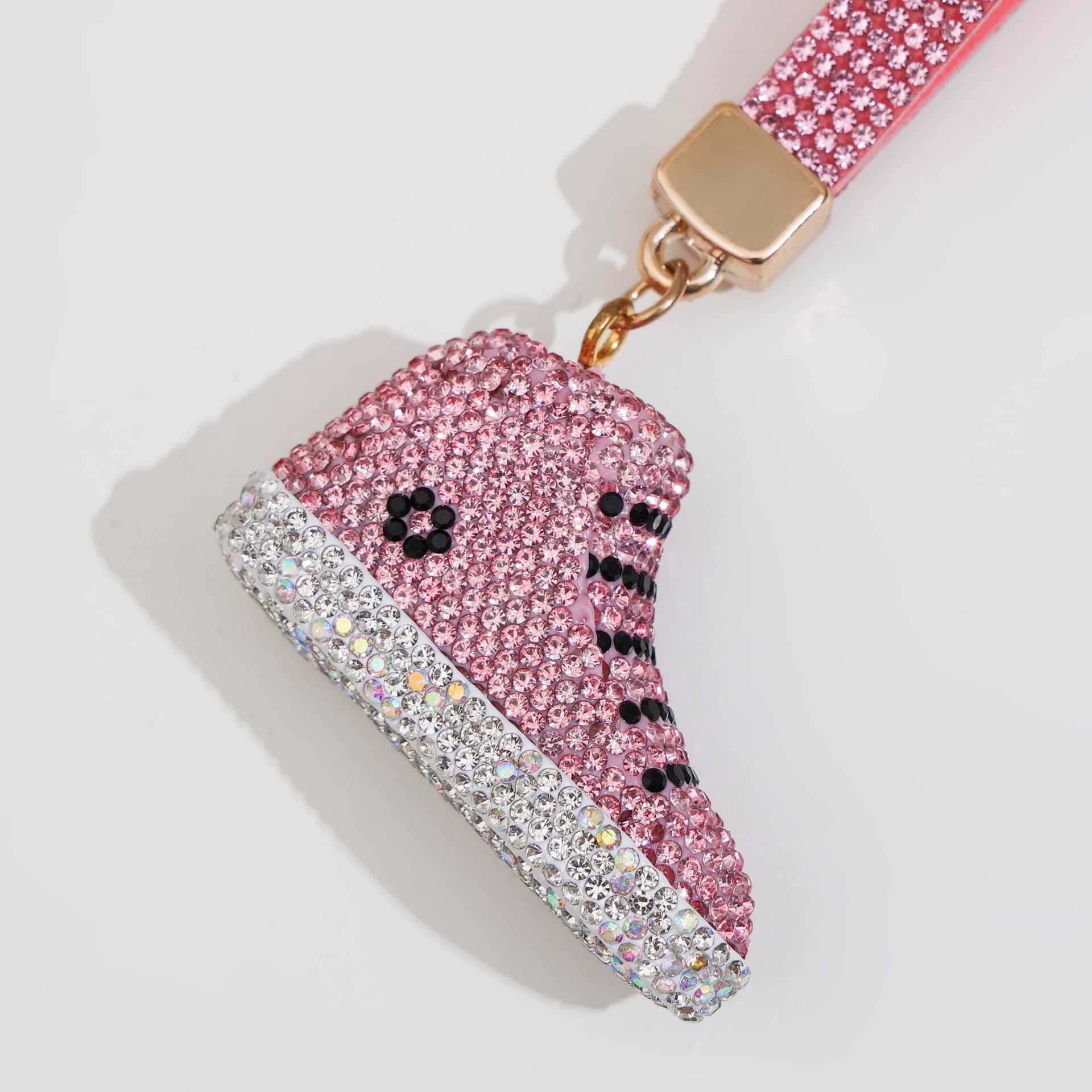 新款创意帆布鞋挂件挂饰女钥匙扣圈配件异形包包汽车挂饰饰品批发详情4