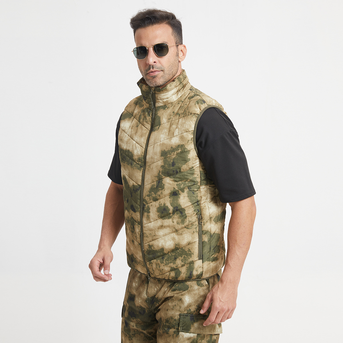 逸途 秋冬战术迷彩加厚马甲外套运动户外轻薄棉跑步保暖发热背心男外穿详情6