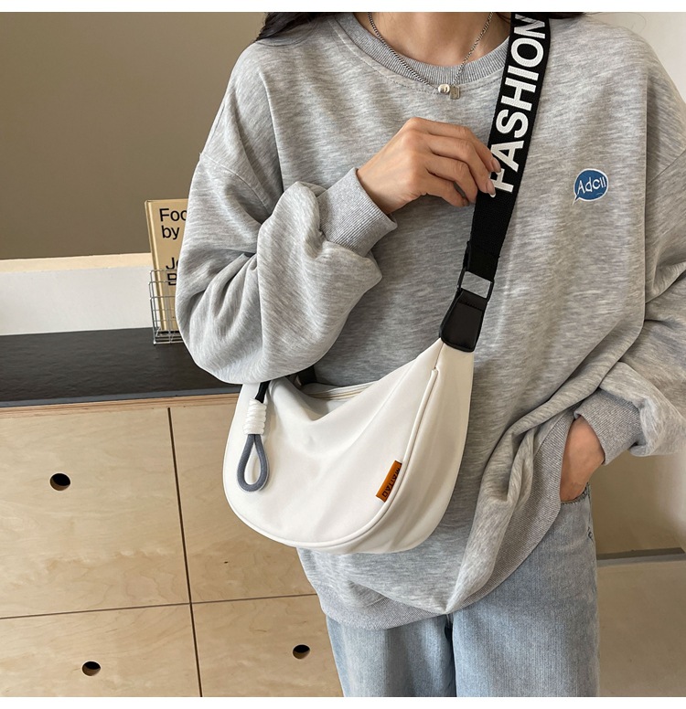 帆布包包女2024新款春夏季百搭饺子包休闲运动宽带单肩斜挎包女包详情14