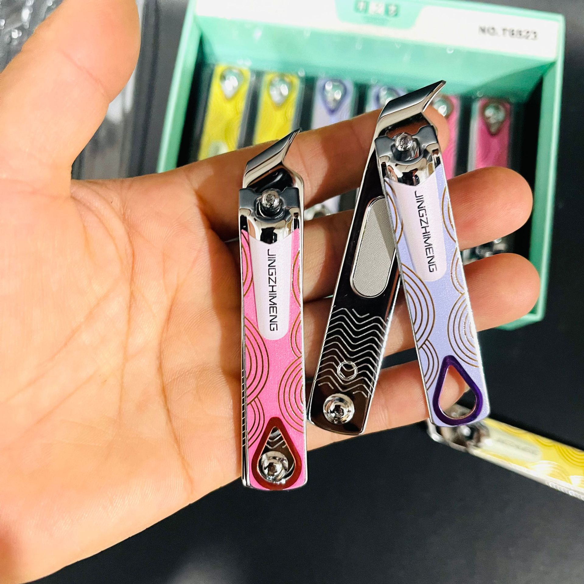 【 Office 】T6523 12/ box 600/ piece T6523 Nail Clippers, slanted nail clippers, Large household daily nail clippers, Colored nail clippers 2 yuan wholesale supply pic 3
