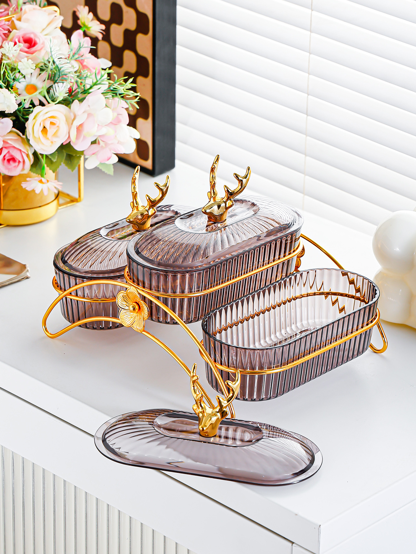 Light luxury dried fruit plate, fruit platter, light luxury household snack plate, ironwork rack, commercial and hotel snack plate, compartments fruit plate pic 3