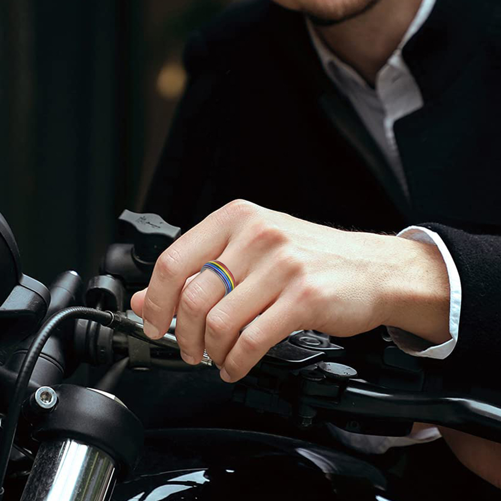 The new rainbow rotatable ring for both men and women in cross-border e-commerce is a bestseller in Europe and America on Amazon. It is a hit product of Shein pic 3