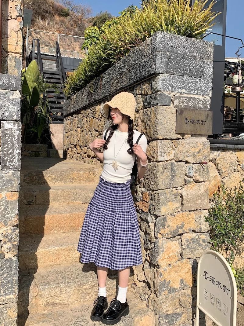a two-piece blue checkered skirt for women with a French summer style, a strapless vest dress and an A-line umbrella skirt pic 3