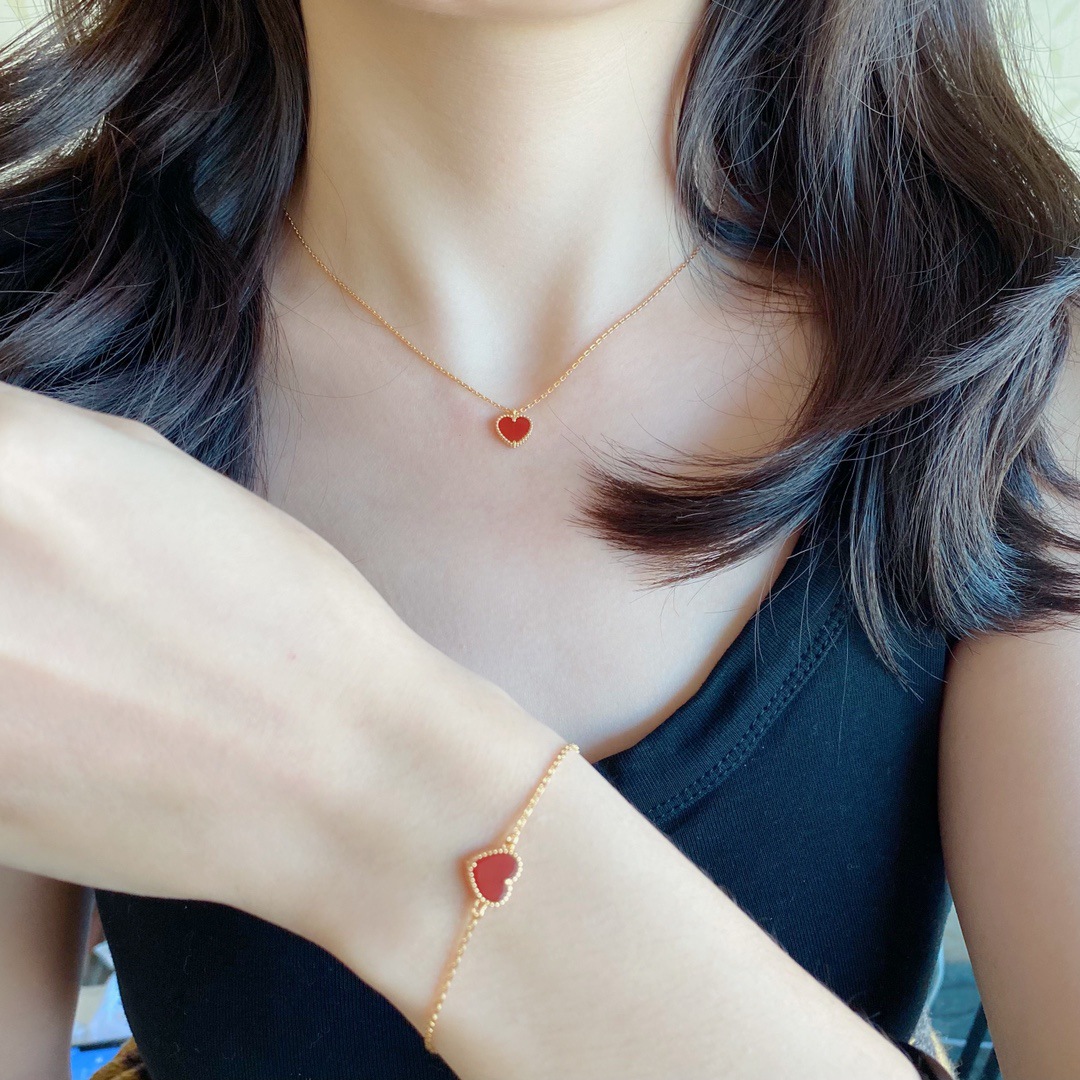 高版本v金四叶草红玉髓爱心项链镀18K玫瑰金心形吊坠手链耳钉详情5