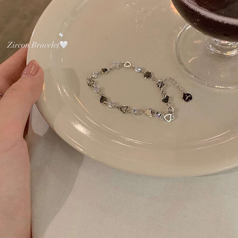 甜酷爱心锆石手链女生ins简约小众设计学生镂空心形手饰百搭礼物详情5