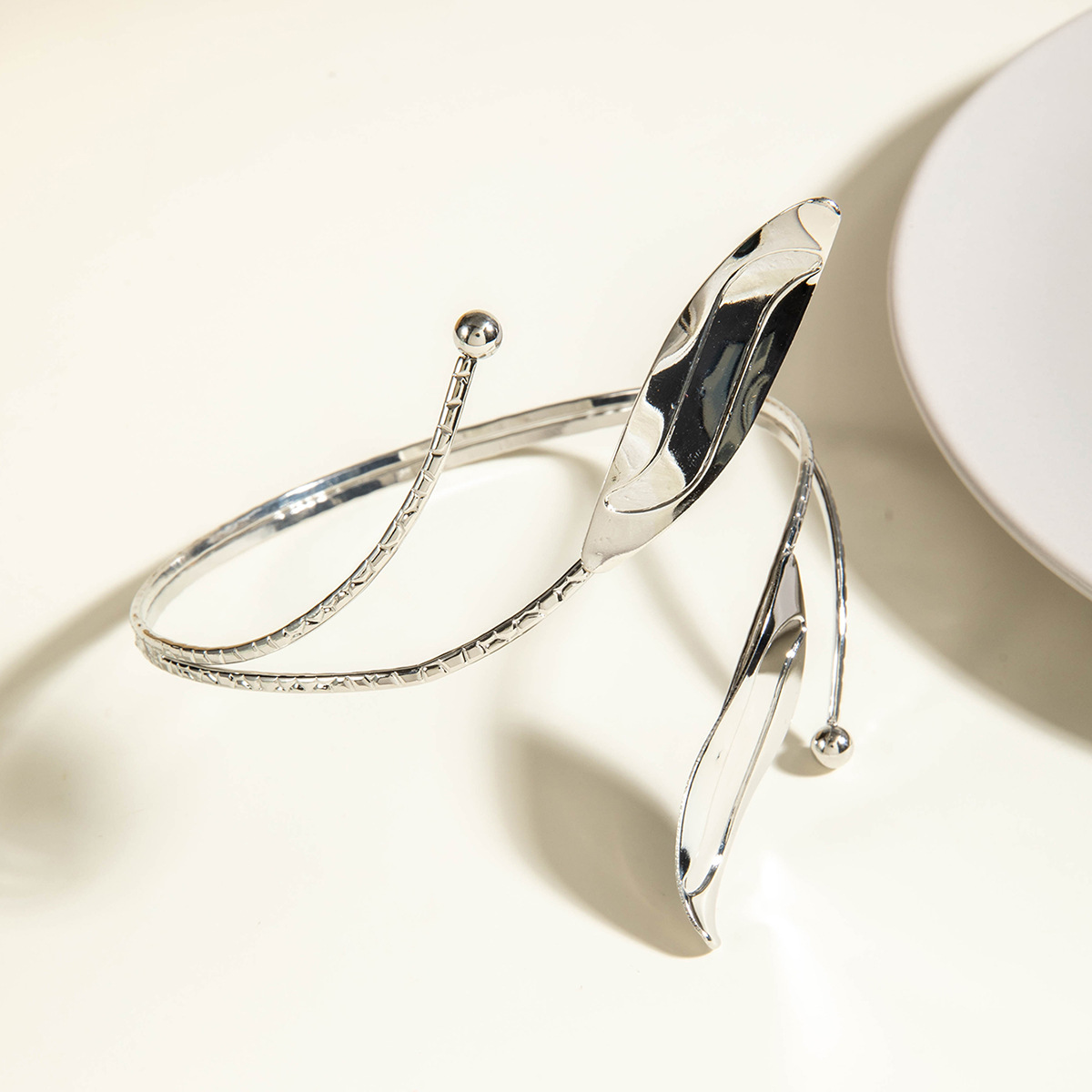 亚马逊跨境个性冷淡风海星手臂镯线条计感蝴蝶环形开口臂镯女详情39