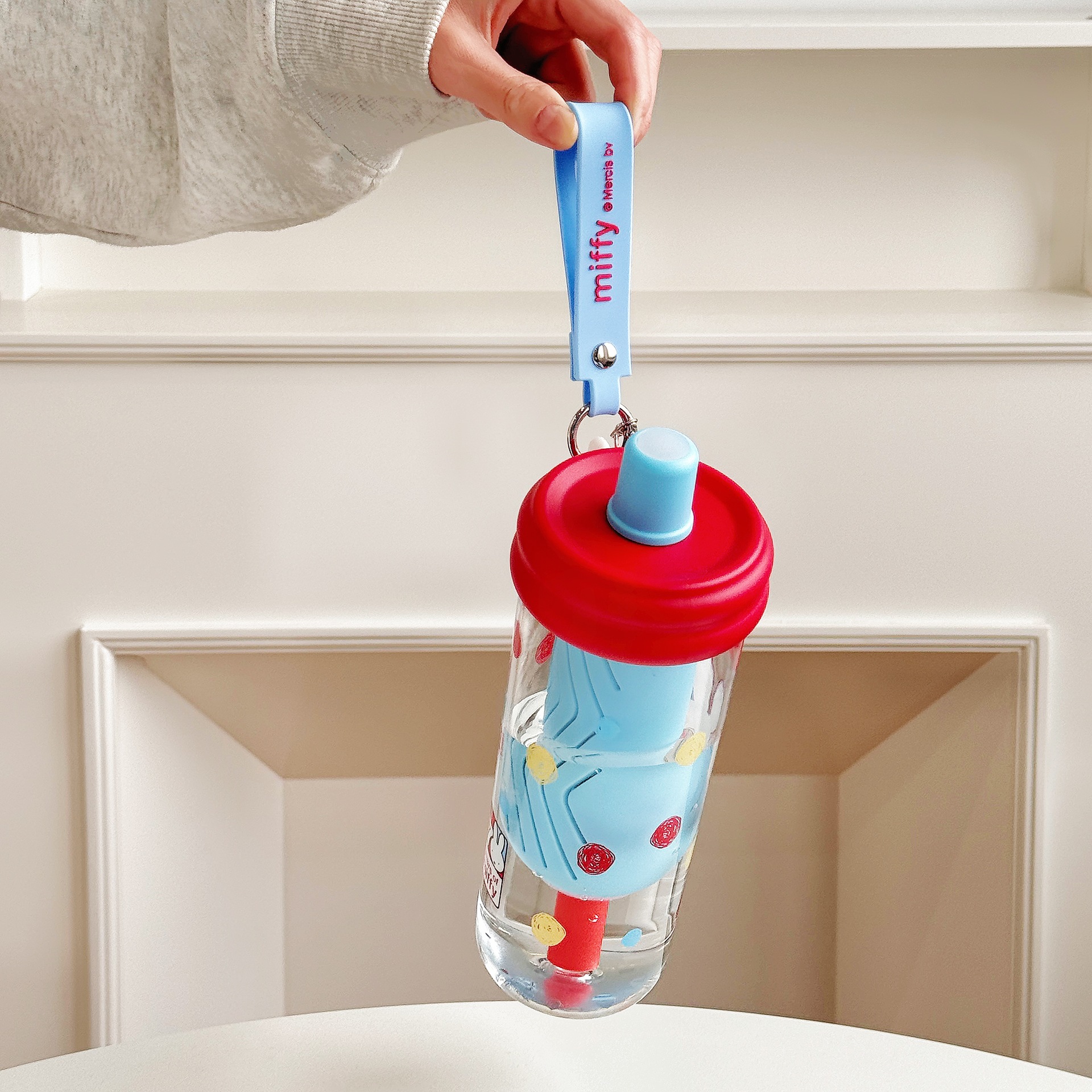 The new Miffy Rabbit plastic straw cup, cartoon tritan water cup, student high appearance level, tea-water separation dual-drinking cup pic 4