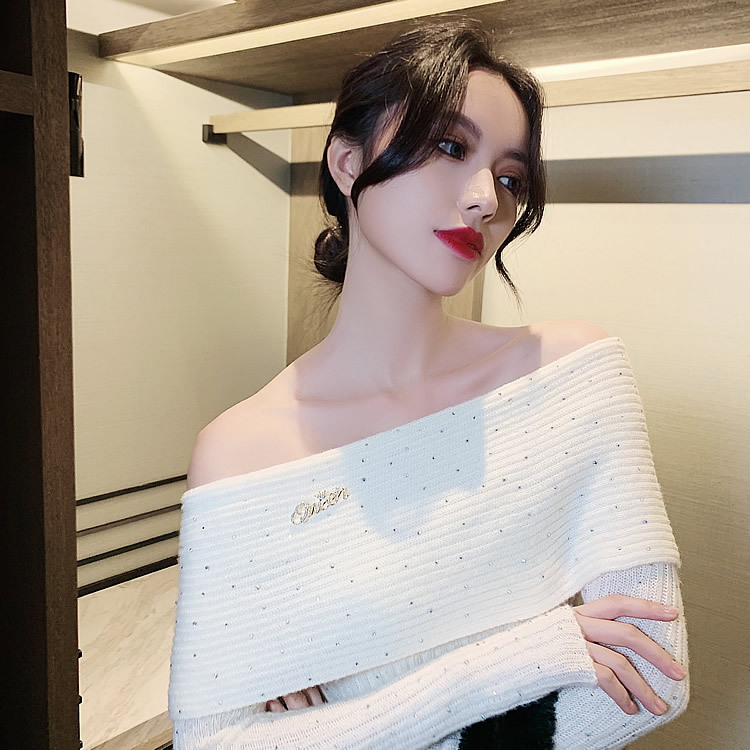 High-end letter Queen, high-end brooch, cute and trendy personality pin, high-end anti-exposure buckle, secure clothes and accessories pic 10