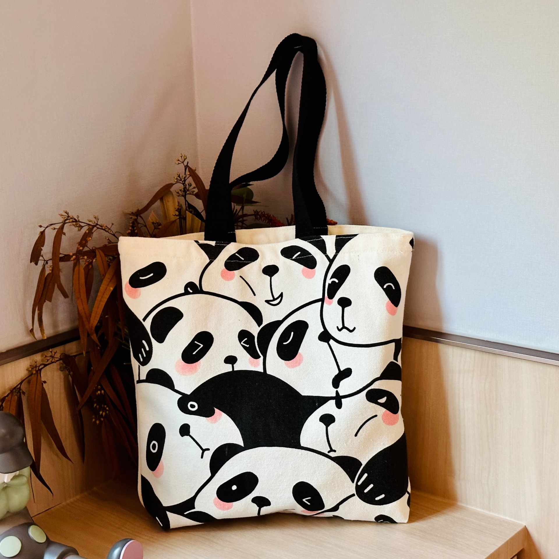 Cute panda hand-held canvas bag, simple and versatile, artistic Instagram single-shoulder bag, shopping and travel bag for female students and mothers pic 3