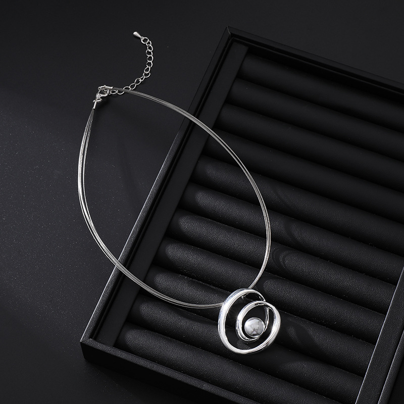 亚马逊爆款欧美时尚高级精致镂空不规则圆几何合金吊坠女士锁骨链详情10