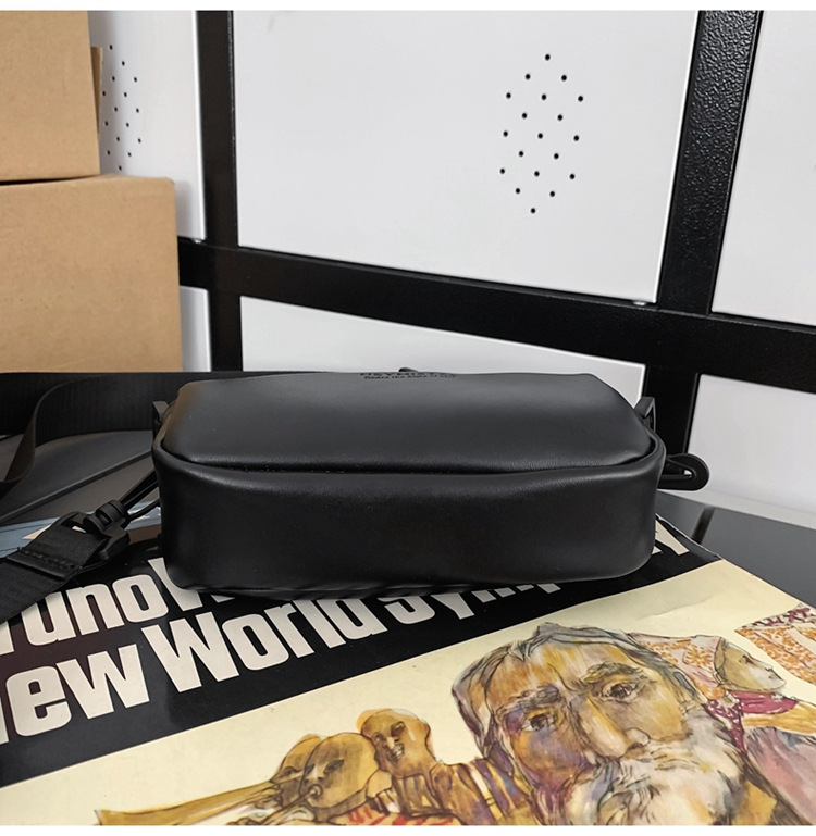 2026新款PU男士斜挎包韩版休闲小方包ins单肩包潮男情侣背包代发详情26