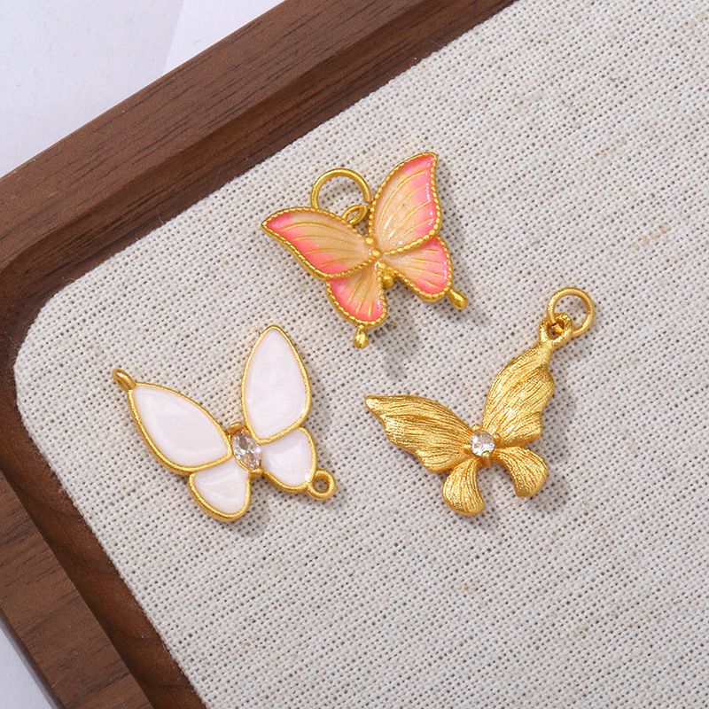 Fashionable new insect exquisite corsages, high-end creative butterfly alloy oil drip badges, clothing accessories, jewelry wholesale pendants pic 7