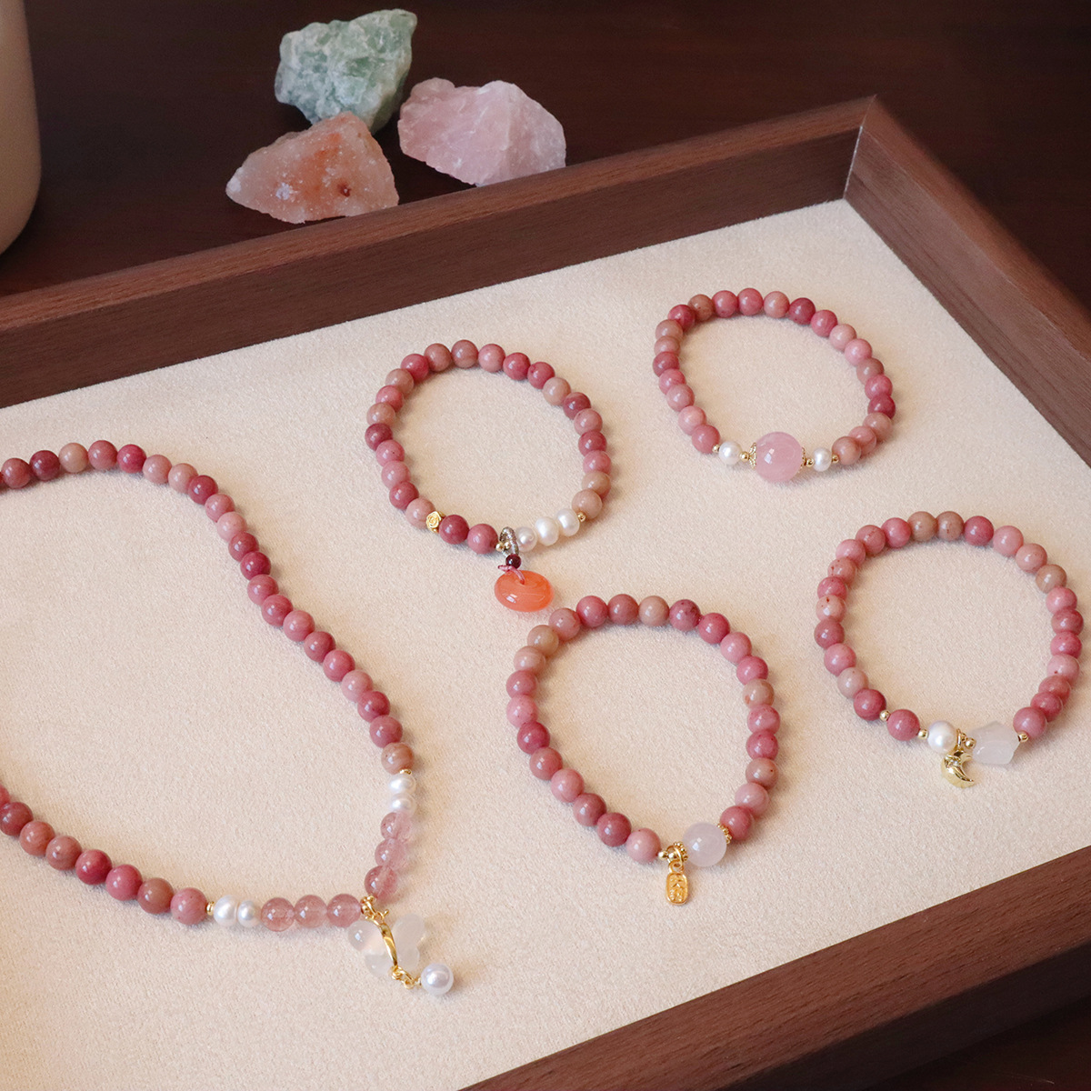 红纹石手链天然淡水珍珠玉髓高级感天然石手串女平安扣星星设计详情4