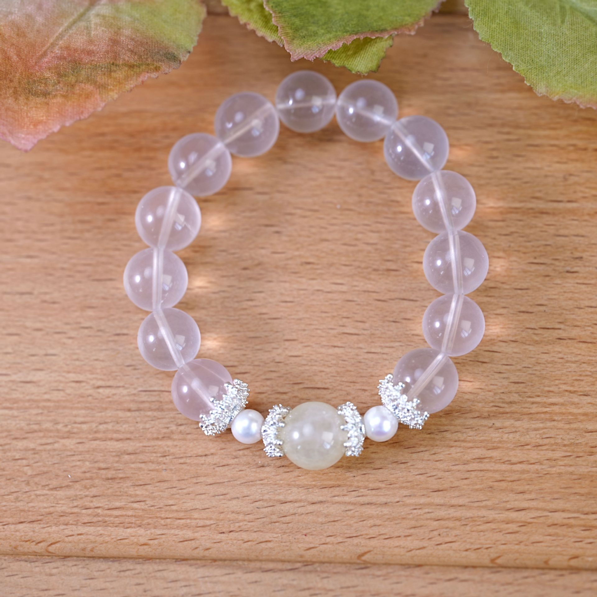 New Chinese-style natural rose crystal pearl beaded bracelet for women, light luxury and fashionable, whitening design crystal bracelet accessory pic 3