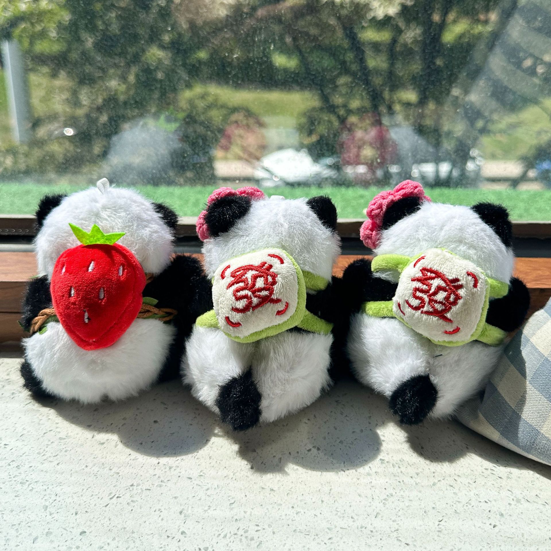 Cute giant panda plush toys, national treasure panda dolls, pendants, small ornaments, stuffed dolls, and tourist souvenirs pic 11