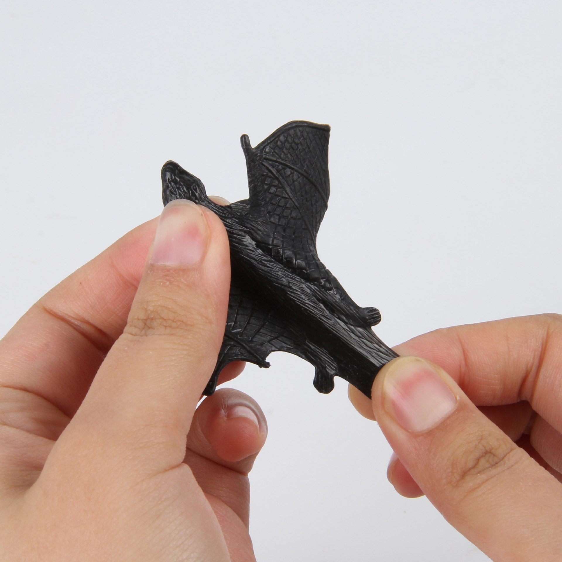 跨境立体蝙蝠鬼节酒吧KTV布置万圣整蛊道具迷你仿真软胶蝙蝠玩具详情5