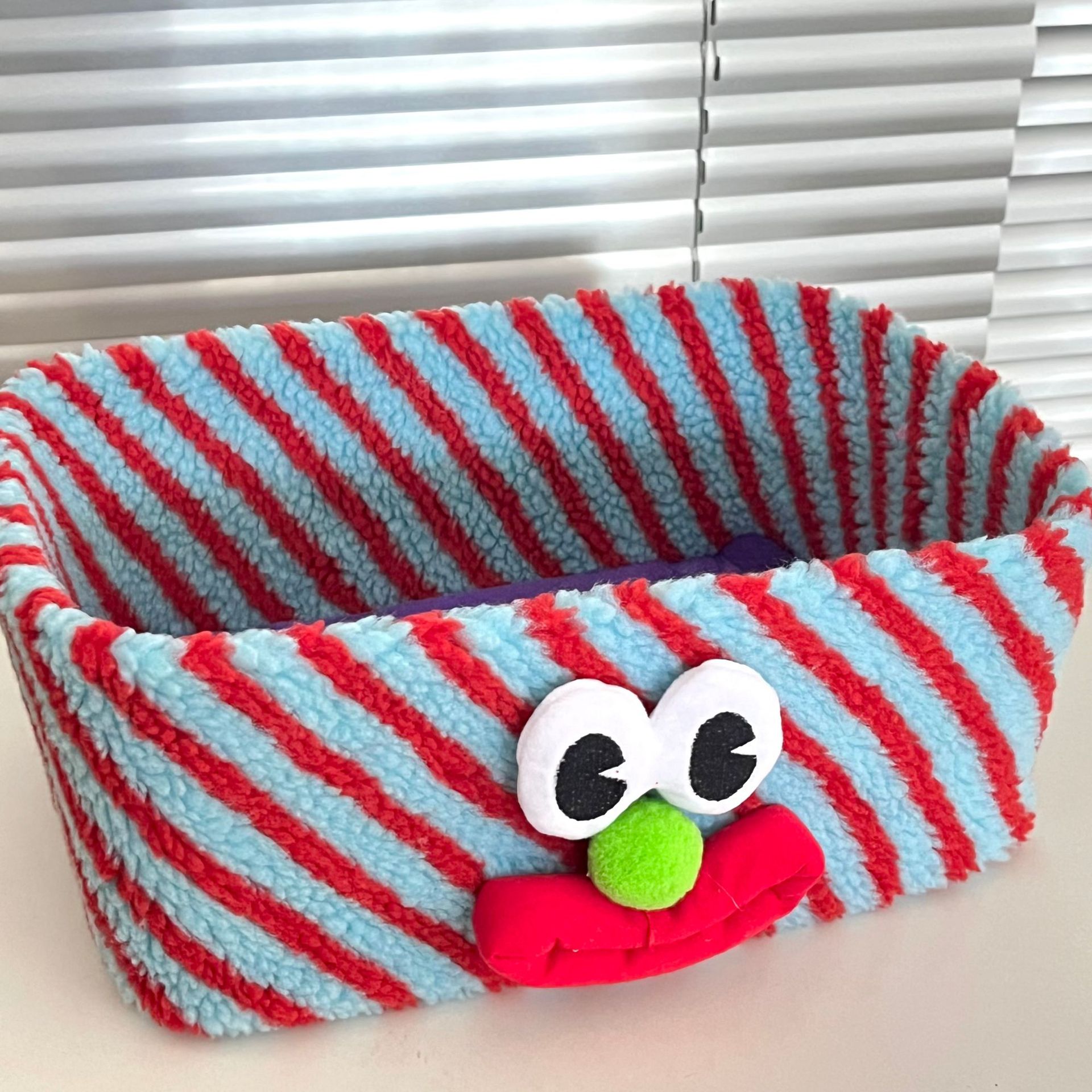 韩国ins小众设计羊羔绒收纳盒桌面小丑杂物首饰化妆品收纳筐详情6