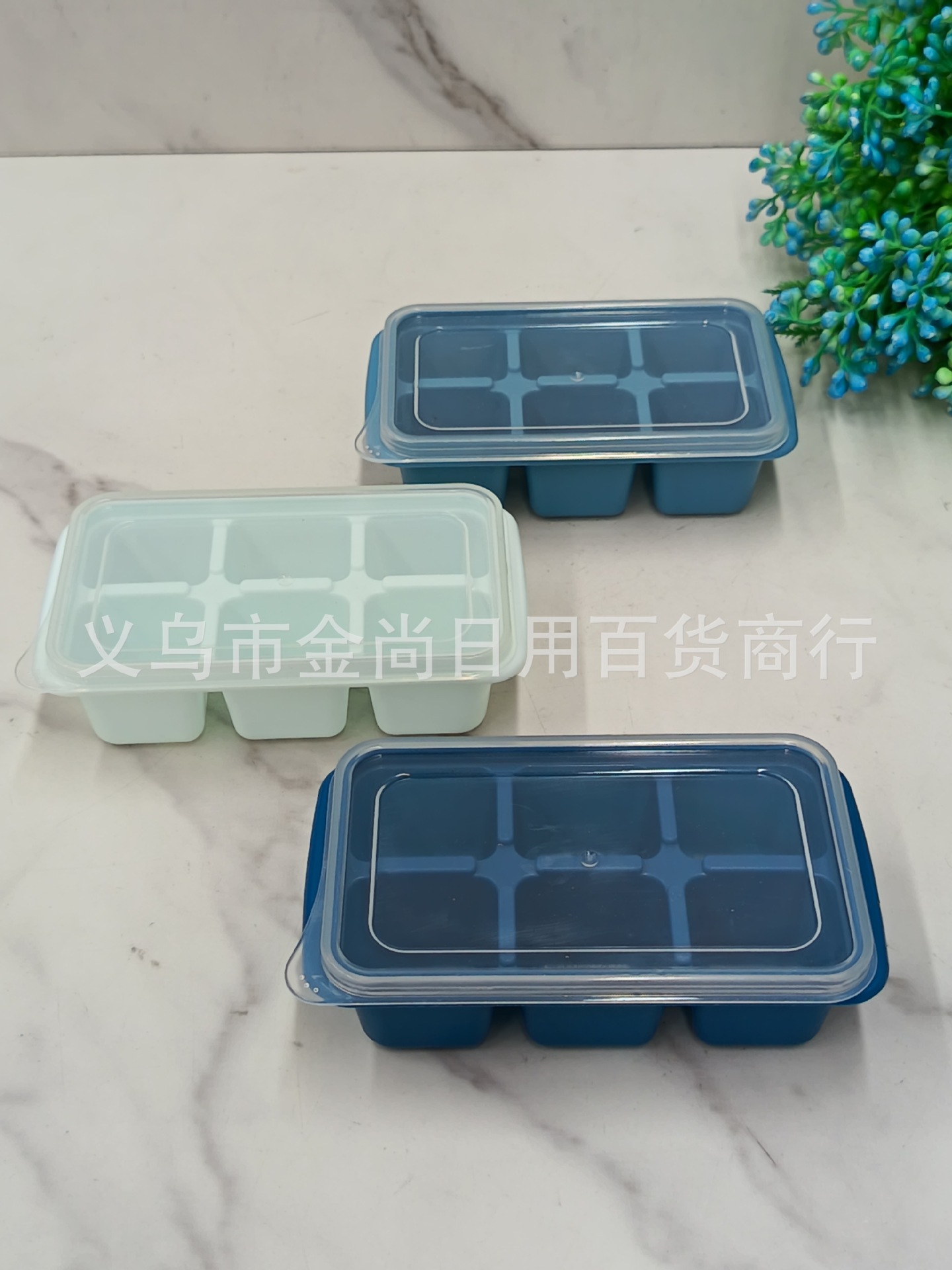 Easy demolding with lid ice-making molds, ice-making boxes, plastic ice cubes, ice boxes, quick-freezing ice-making by pressing, square ice grids for wholesale pic 1
